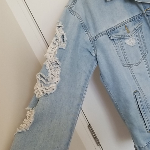 Jean Jacket Forever 21 - Picture 2 of 4